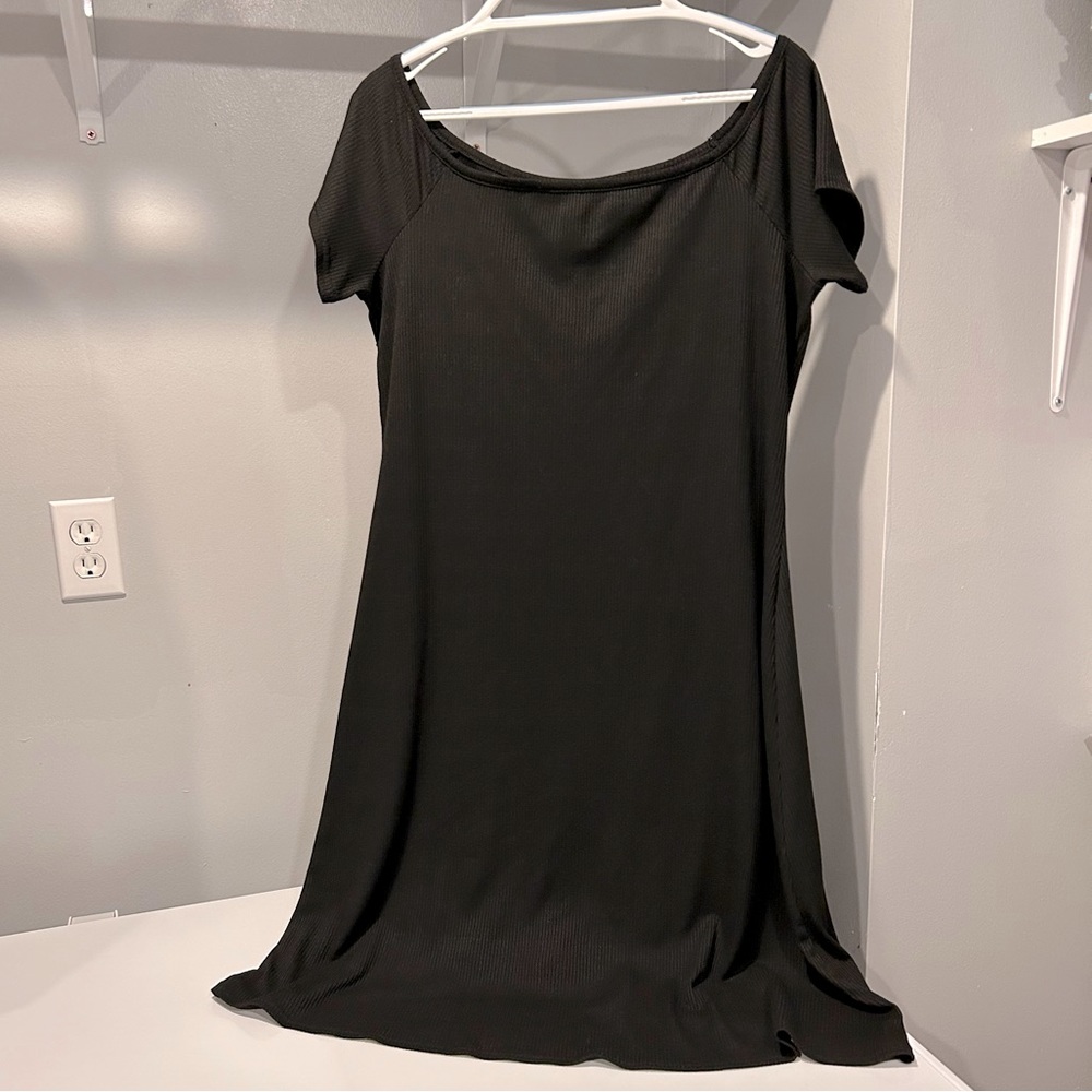 Feathers Ribbed Capped Sleeve Black Dress